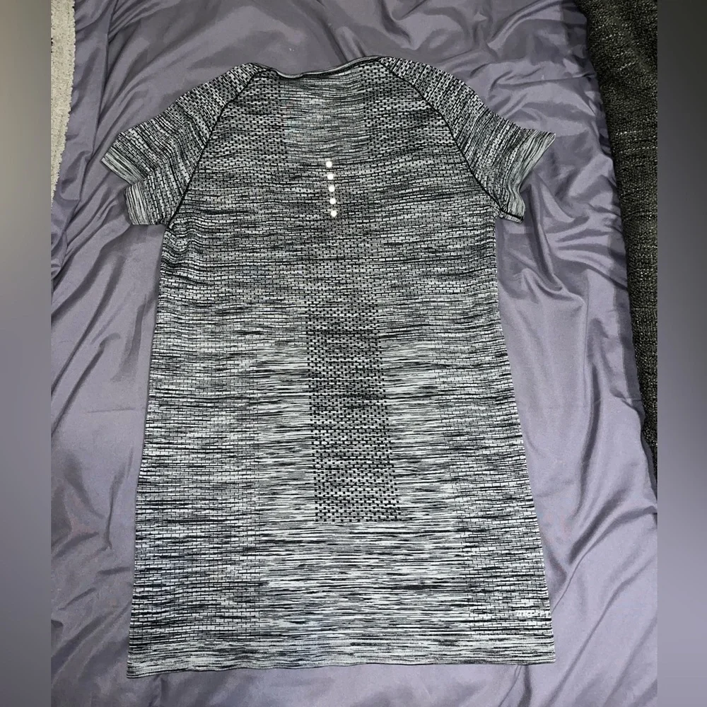 Nike Running Shirt - Picture 3 of 4